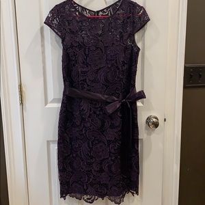 Lace sheath dress with satin tie